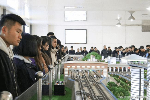 西安铁道技师学院注重学生兴趣培养,激发学生学习兴趣