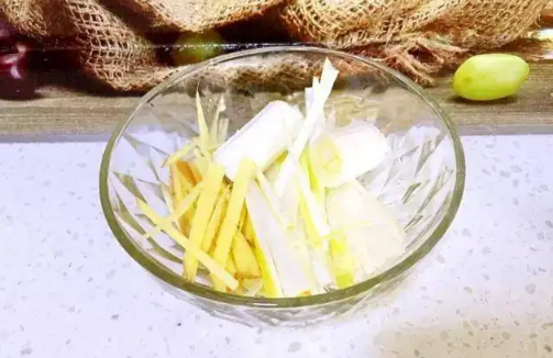蔥白煮水喝有什么功效和作用-蔥白煮水有什么好處