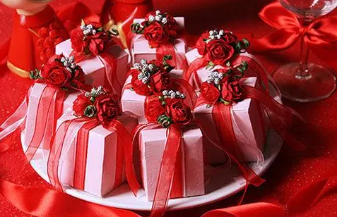 結(jié)婚拿陪嫁箱的人都有誰-結(jié)婚為何有陪嫁箱