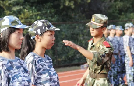 2022大學(xué)軍訓(xùn)需要剪頭發(fā)嗎-大學(xué)軍訓(xùn)剪頭發(fā)有強(qiáng)制要求嗎