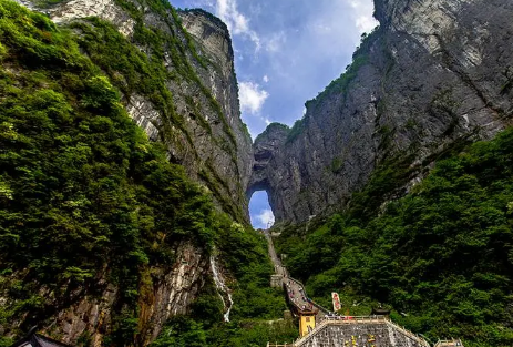 2022鳳凰古城是張家界的嗎-張家界跟鳳凰古城是一個(gè)地方嗎